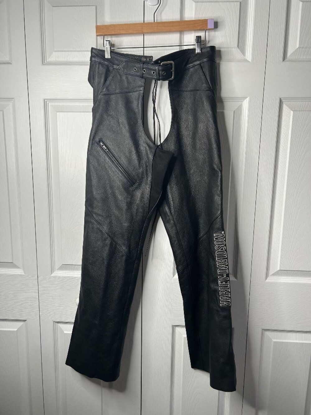 Harley Davidson Genuine Leather Motorcycle Chaps Black Medium/Large**